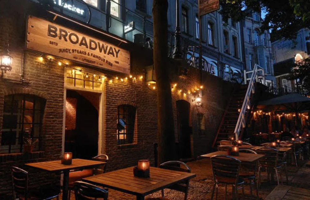 Exteriér restaurace Broadway